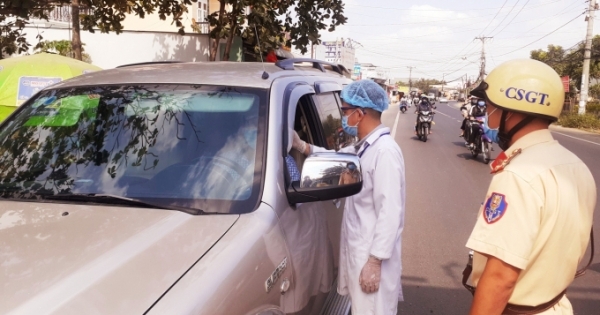 Công an huyện Nhơn Trạch cố gắng đảm bảo an toàn sức khỏe cho người dân