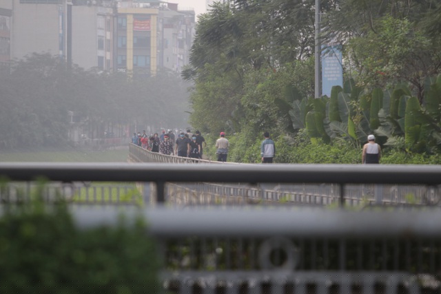 Hàng nghìn người dân