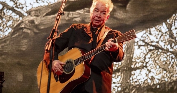 John Prine - Huyền thoại nhạc đồng quê qua đời vì mắc COVID-19