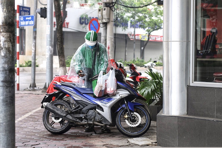 su that ve thu nhap “khung” cua shipper trong mua dich covid-19 hinh anh 5