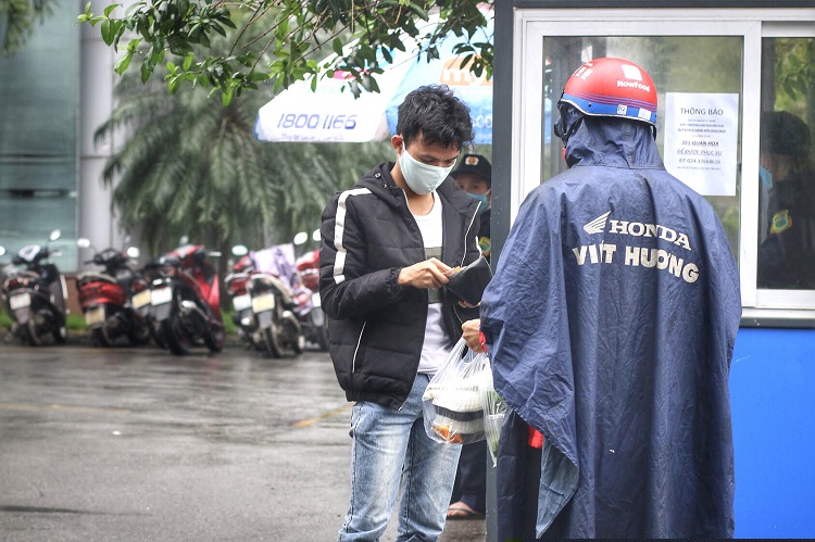 su that ve thu nhap “khung” cua shipper trong mua dich covid-19 hinh anh 7