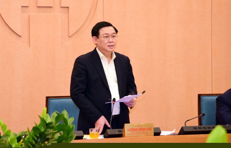 B&iacute; thư Th&agrave;nh ủy H&agrave; Nội Vương Đ&igrave;nh Huệ ph&aacute;t biểu tại phi&ecirc;n họp của Ban Chỉ đạo ph&ograve;ng chống dịch Covid -19 th&agrave;nh phố H&agrave; Nội chiều 10/4