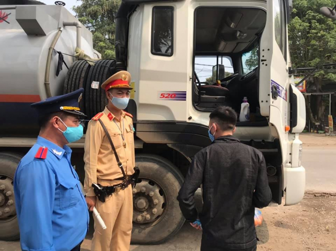 Chốt kiểm dịch Covid-19 giúp một thanh niên dân tộc mới ra tù về quê