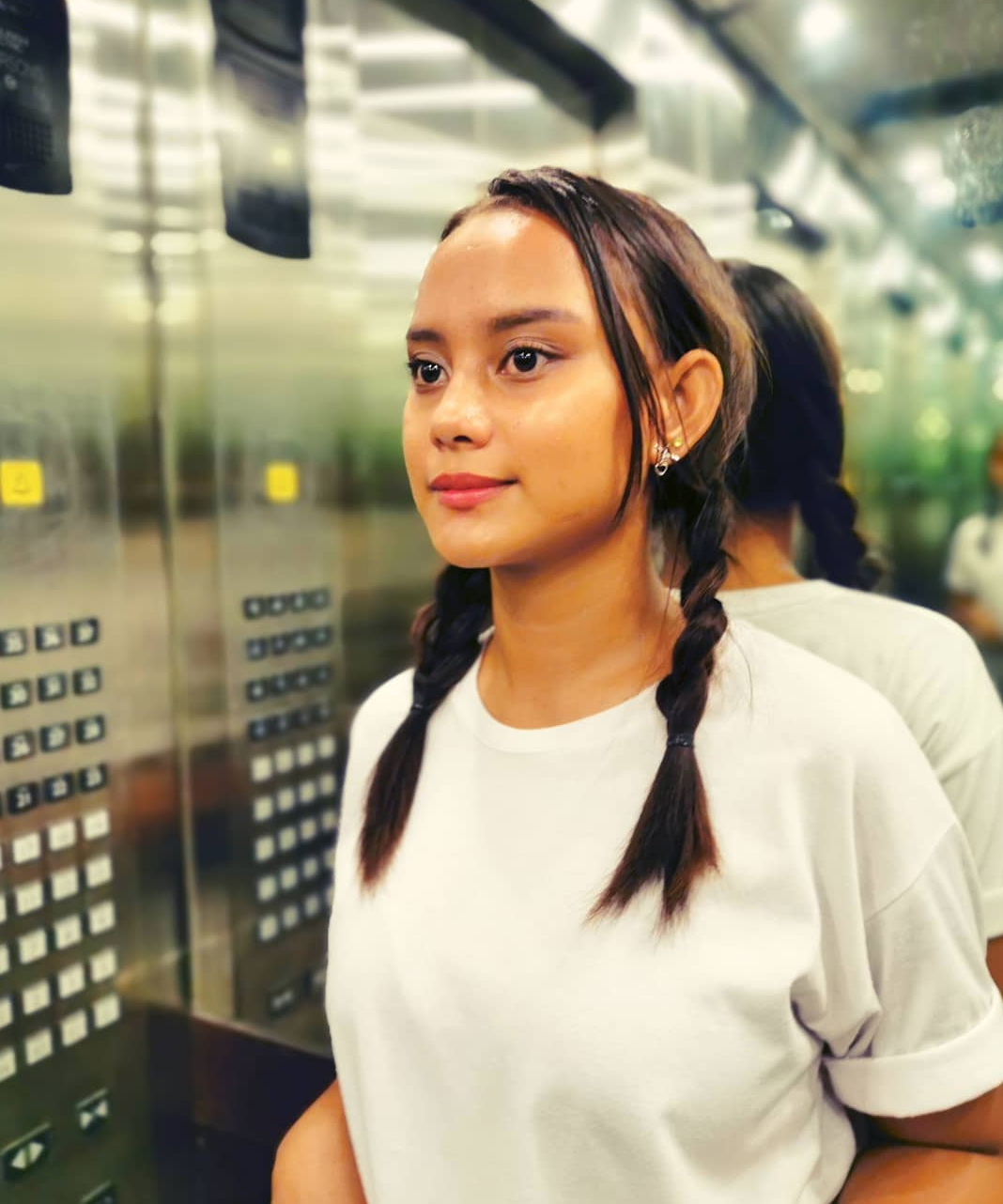 Cô gái ăn xin trở thành người nổi tiếng nhờ bức ảnh lan truyền mạng xã hội - 9 Cô gái ăn xin trở thành người nổi tiếng nhờ bức ảnh lan truyền mạng xã hội - 9