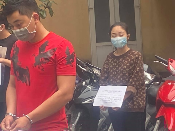 Công an quận Hoàn Kiếm, tạm giữ hình sự 15 đối tượng nam nữ tổ chức đua xe ở hồ Hoàn Kiếm bất chấp lệnh cấm giữa đợt dịch COVID-19