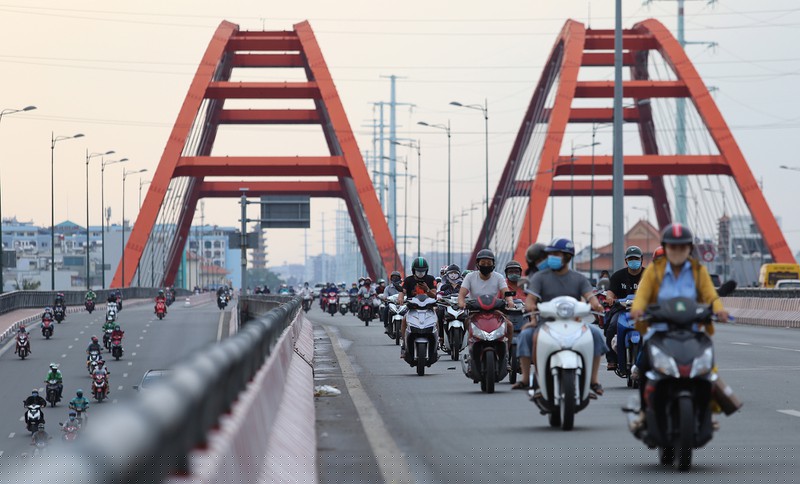 Ảnh: TP.HCM sau 10 ngày cách ly xã hội - ảnh 3