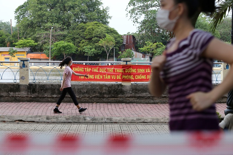 Ảnh: TP.HCM sau 10 ngày cách ly xã hội - ảnh 8