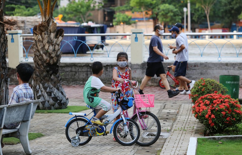 Ảnh: TP.HCM sau 10 ngày cách ly xã hội - ảnh 12