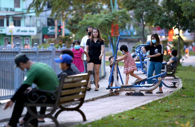 Ảnh: TP.HCM sau 10 ngày cách ly xã hội - ảnh 14