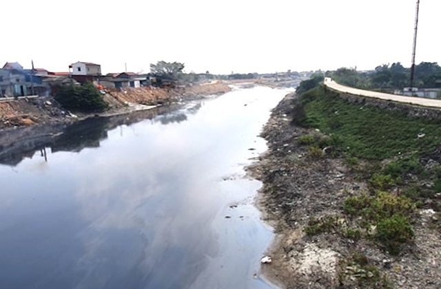 Sông Cầu “giãy chết”, Chủ tịch 2 tỉnh Bắc Giang và Bắc Ninh cùng sốt sắng!