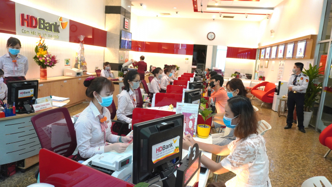 HDBank tiếp tục trang bị 25 máy nước mặn trị giá gần 3 tỷ đồng hỗ trợ sinh hoạt người dân 5 tỉnh Đồng bằng Sông Cửu Long bị hạn nặng.