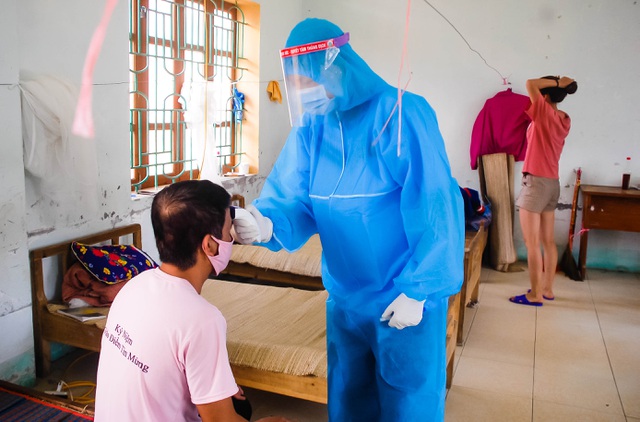 Công việc hàng ngày tại khu cách ly.