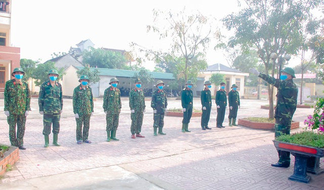 Cán bộ chiến sĩ BCHQS huyện phân công nhiệm vụ hàng ngày….