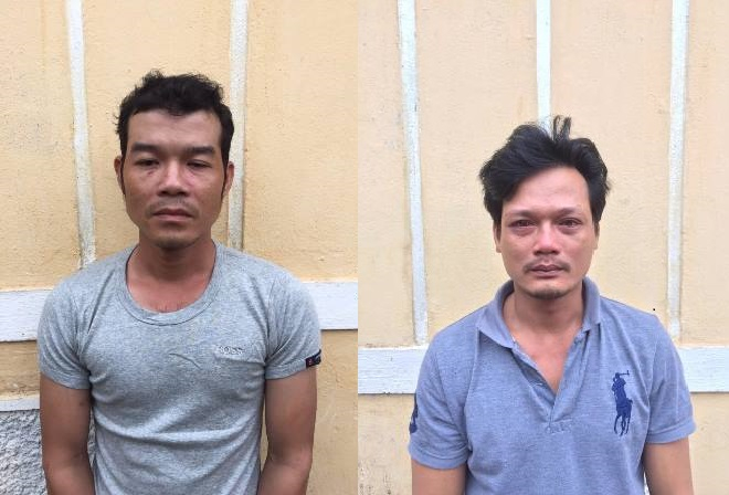 Đối tượng Trần Phước T. (phải) và Nguyễn Phúc T. (trái) tấn công lực lượng