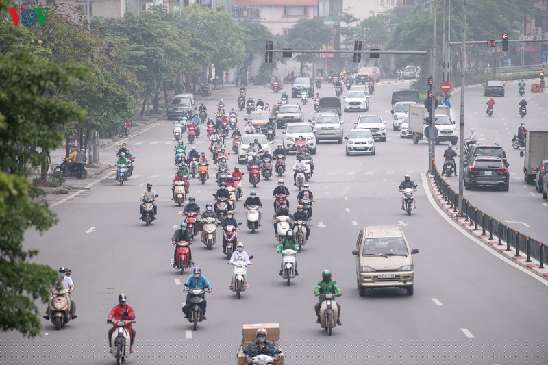 ha noi tiep tuc cach ly xa hoi, nguoi ra duong van con dong hinh 2