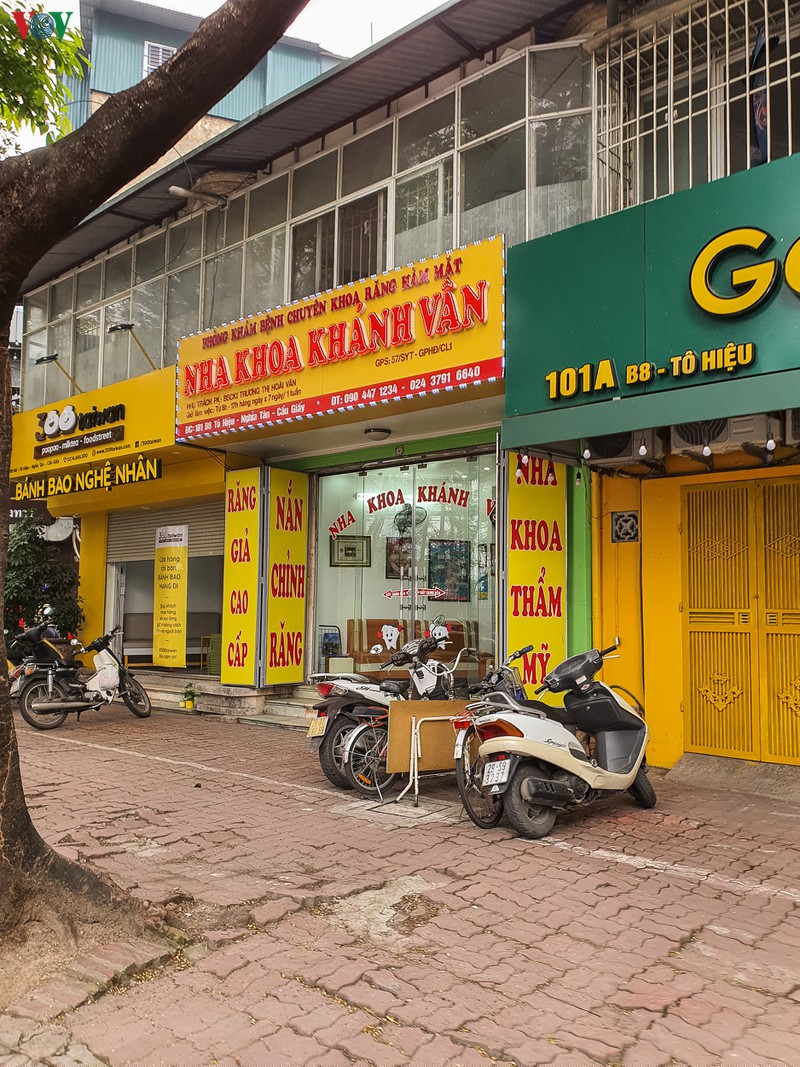 ha noi tiep tuc cach ly xa hoi, nguoi ra duong van con dong hinh 13