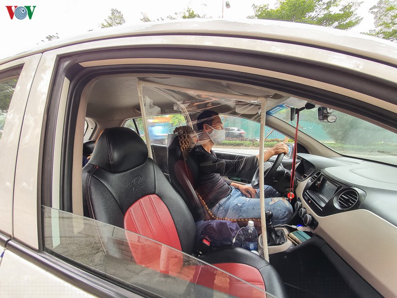 ha noi tiep tuc cach ly xa hoi, nguoi ra duong van con dong hinh 14