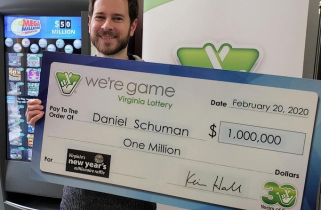 Cả đời không chơi xổ số, bỗng trúng 23 tỷ nhờ vé vợ tặng