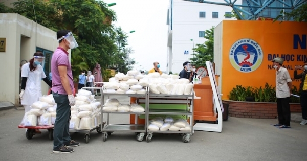 Đặt biệt: Cây ATM gạo miễn phí nhận diện khuôn mặt trong 5 giây ở Hà Nội