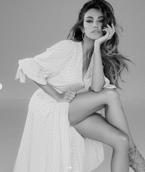 Mỹ nhân Romania đẹp 'nghiêng nước nghiêng thành' không thể rời mắt - ảnh 9