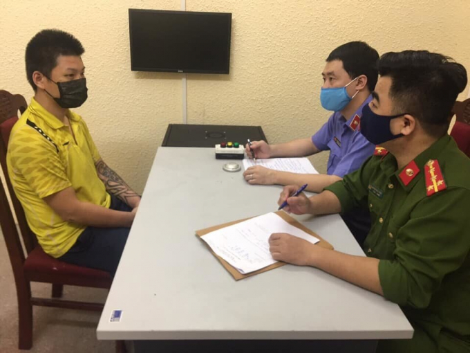 2F7373B7-F083-45E7-B61B-0A7E9B2CDC1A.