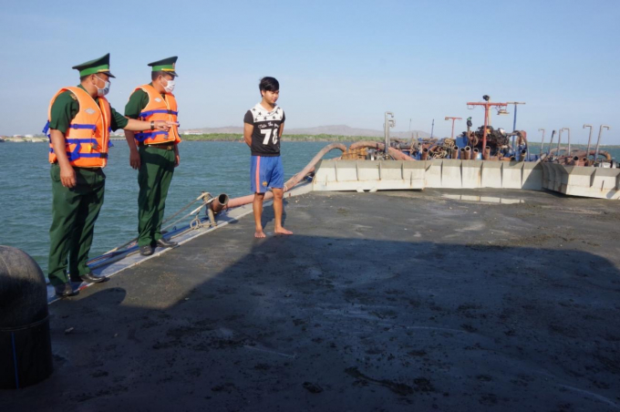 DE740CE1-E6FC-4EA3-B4DC-2983223036EB.