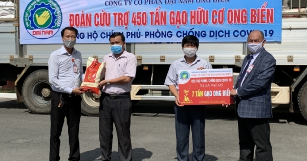Đại Nam Ong Biển tiếp tục ủng hộ gạo cho người dân gặp khó khăn