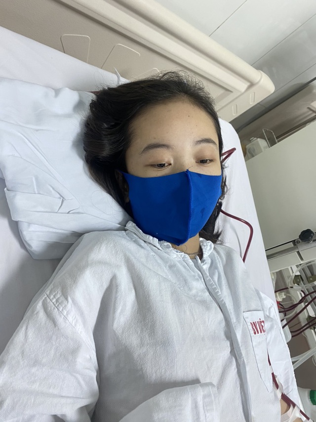 Các bác sĩ đang chờ em ngắt sốt, để phẫu thuật cắt bỏ thận trái