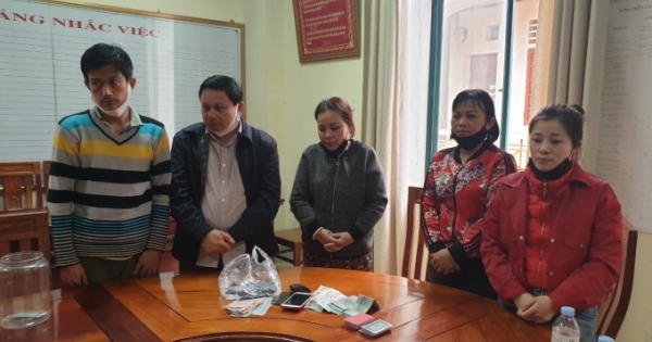 Bắt quả tang 5 đối tượng cờ bạc trong mùa dịch