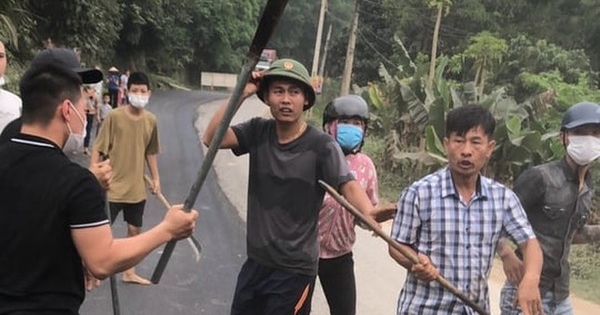 Bắt khẩn cấp 3 nghi phạm trong nhóm côn đồ đánh người, đập nát ô tô ở Hòa Bình