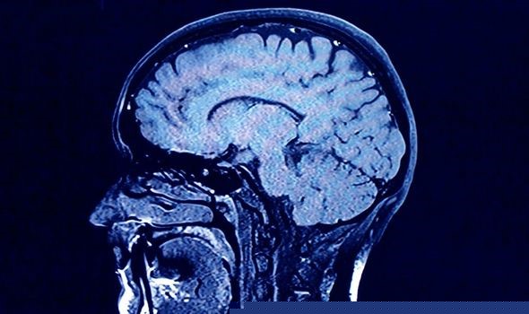 cac nha du hanh vu tru dang gap nguy hiem trong khong gian hinh anh 2