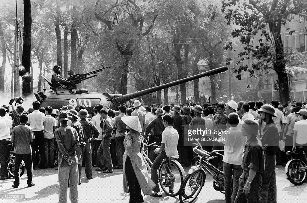 hao hung khoanh khac doi hinh xe tang tien vao giai phong sai gon hinh anh 14