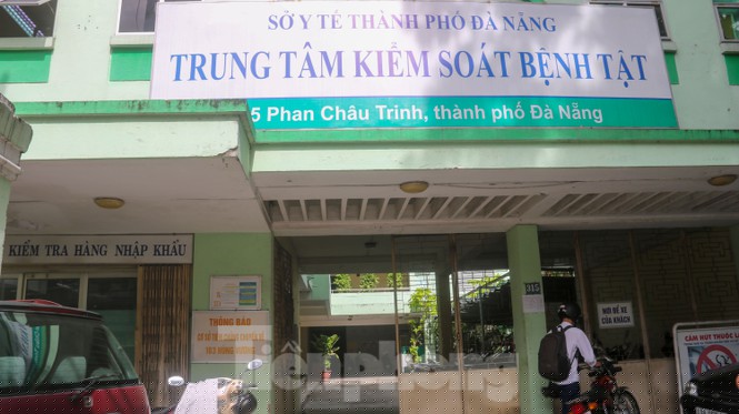 Giá 1,4 tỷ đồng, máy phục vụ xét nghiệm COVID-19 của Đà Nẵng hoạt động như thế nào?  - ảnh 9