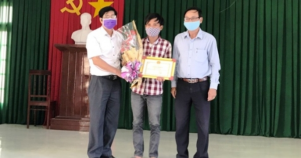 Tuyên dương anh ve chai nghèo trả lại 180 triệu đồng và 1,3 lượng vàng