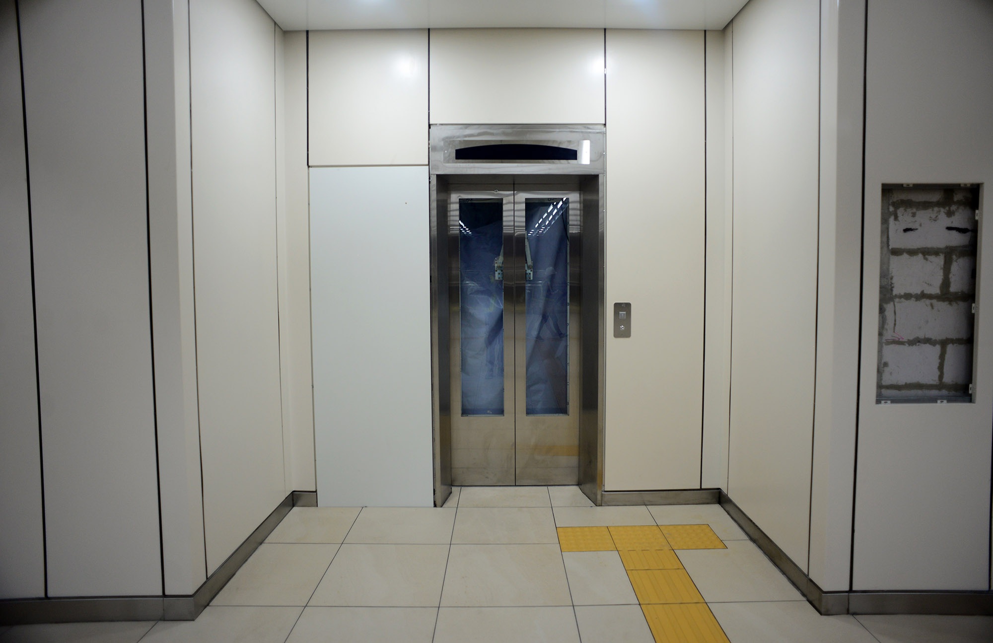 Thang máy kết nối từ tầng B1 đến tầng B4