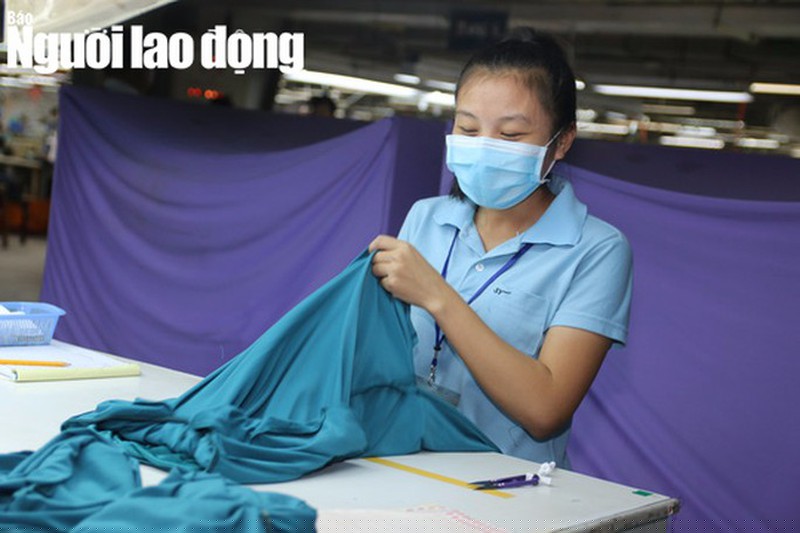 Đối với lao động nữ sinh từ tháng 1/1966 đến tháng 8/1966 sẽ đủ tuổi nghỉ hưu vào năm 2021 và tuổi nghỉ hưu sẽ là 55 tuổi 4 tháng