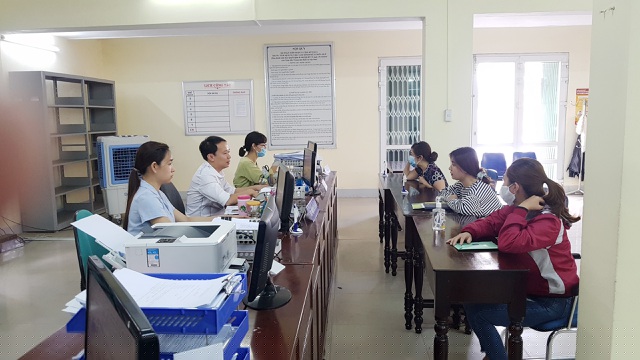 Ở phòng thứ 2 giải quyết cụ thể từng trường hợp lao động.