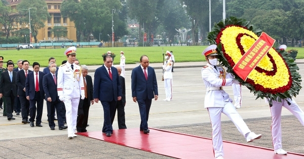 Lãnh đạo Đảng, Nhà nước viếng Lăng Bác nhân 45 năm thống nhất đất nước