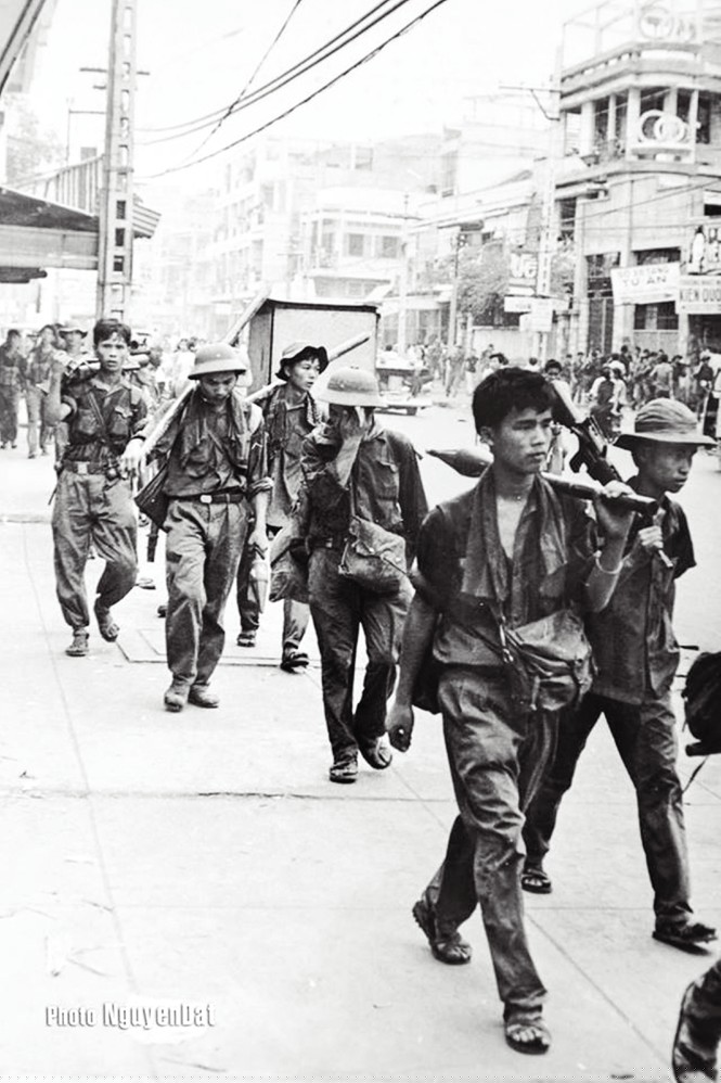Bộ ảnh lịch sử ngày 30/4 chưa từng triển lãm - ảnh 3
