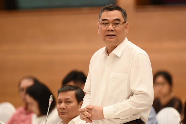 Thiếu tướng Tô Ân Xô, người phát ngôn của Bộ Công an thông tin về việc nắm tình hình liên quan đến câu lạc bộ Tình người (ảnh: Nguyễn Quân).