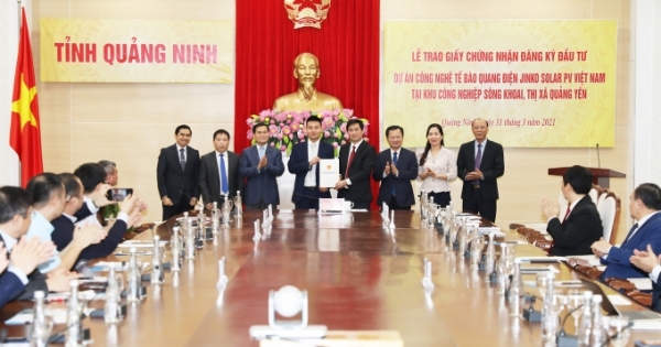 Quảng Ninh: Trao giấy chứng nhận đầu tư gần 500 triệu USD vào KCN Sông Khoai