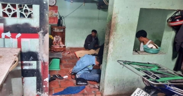 Bắt quả tang lò giết mổ chó số lượng lớn bên trong "nhà không số" ở TP HCM