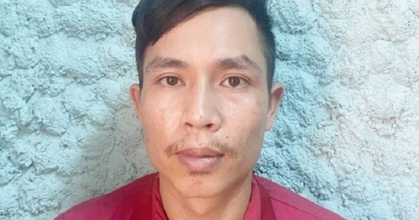 Khống chế rồi hiếp dâm cô gái đi bộ trên đường