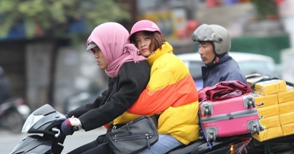 Hà Nội chuyển lạnh, xuất hiện mưa rào và giông