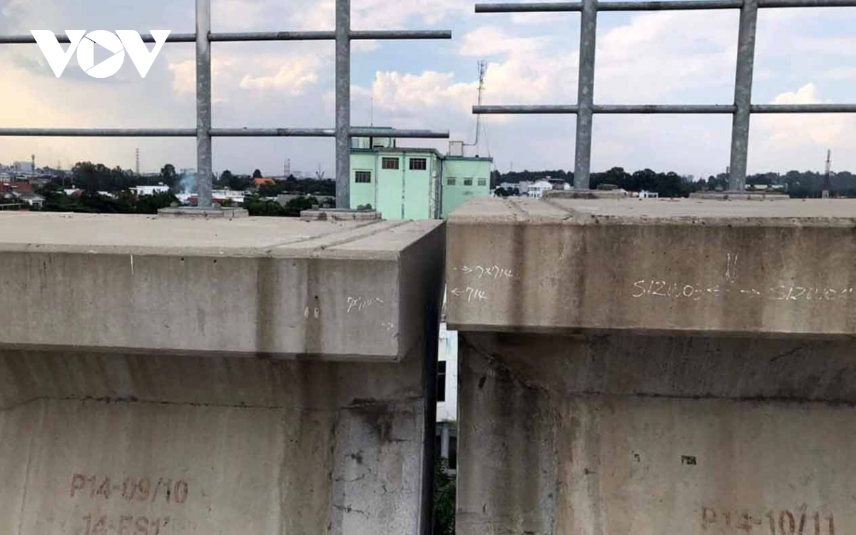 Đoạn bị lệch ở trụ P14-10, đoạn cầu cạn VD14 khi mới phát hiện sự cố ngày 30/10/2020.