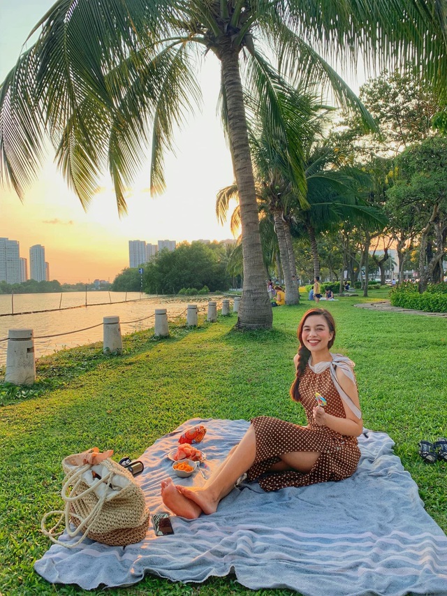 Thanh Thanh vừa học ng&agrave;nh Y, vừa khởi nghiệp bằng việc kinh doanh khi mới 18 tuổi.