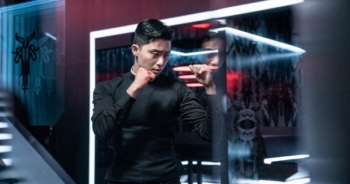 Park Seo Joon khoe cơ bắp, lăn xả diệt trừ tà ma