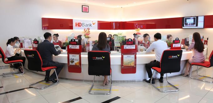 Tại HDBank, doanh nghiệp gửi tiền có kỳ hạn trực tuyến sẽ được hưởng mức lãi suất gửi hấp dẫn, cao hơn lãi suất niêm yết 0,2% năm.