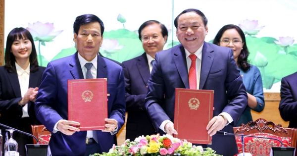 Bàn giao nhiệm vụ Bộ trưởng Bộ Văn hóa, Thể thao và Du lịch