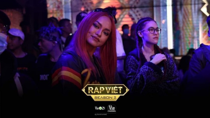 Tại vòng loại, Mai Ngô diện bộ đồ cá tính với mái tóc màu hồng. Ảnh: BTC.